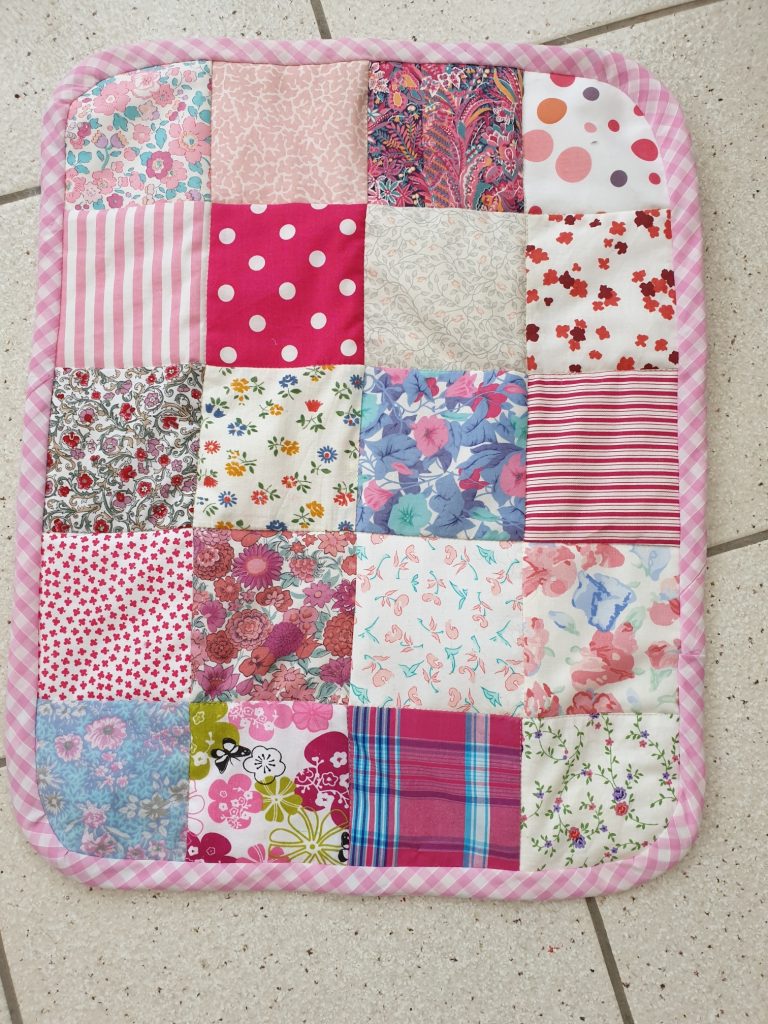Moses Basket Patchwork Quilt Pinks